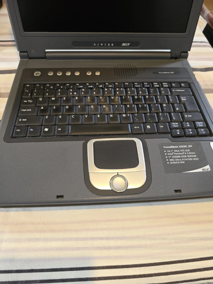 Vtg Acer TravelMate 250 Pentium 4 2.6GHz 252XC_DT For Parts Read Description  - Image 3 of 4
