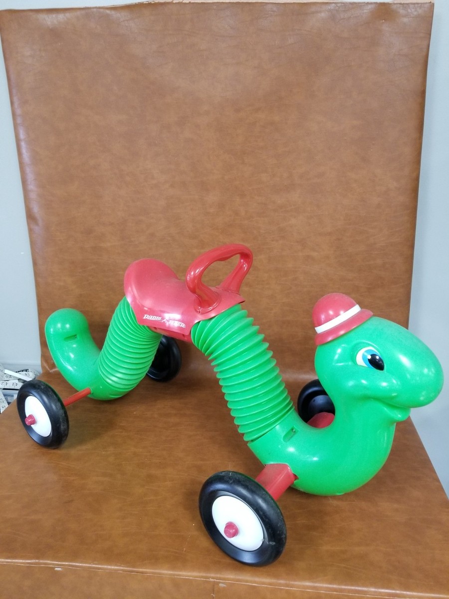 RADIOFLYＥＲ　inchwormはらぺこアオムシ The Inchworm | Radio Flyer