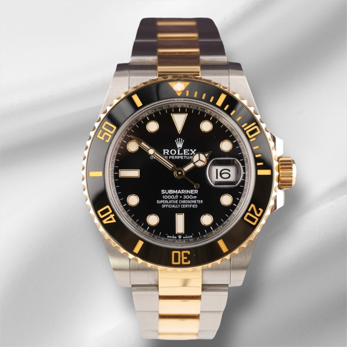 Rolex Submariner Date 41mm 18k Yellow Gold & Steel Black Oyster