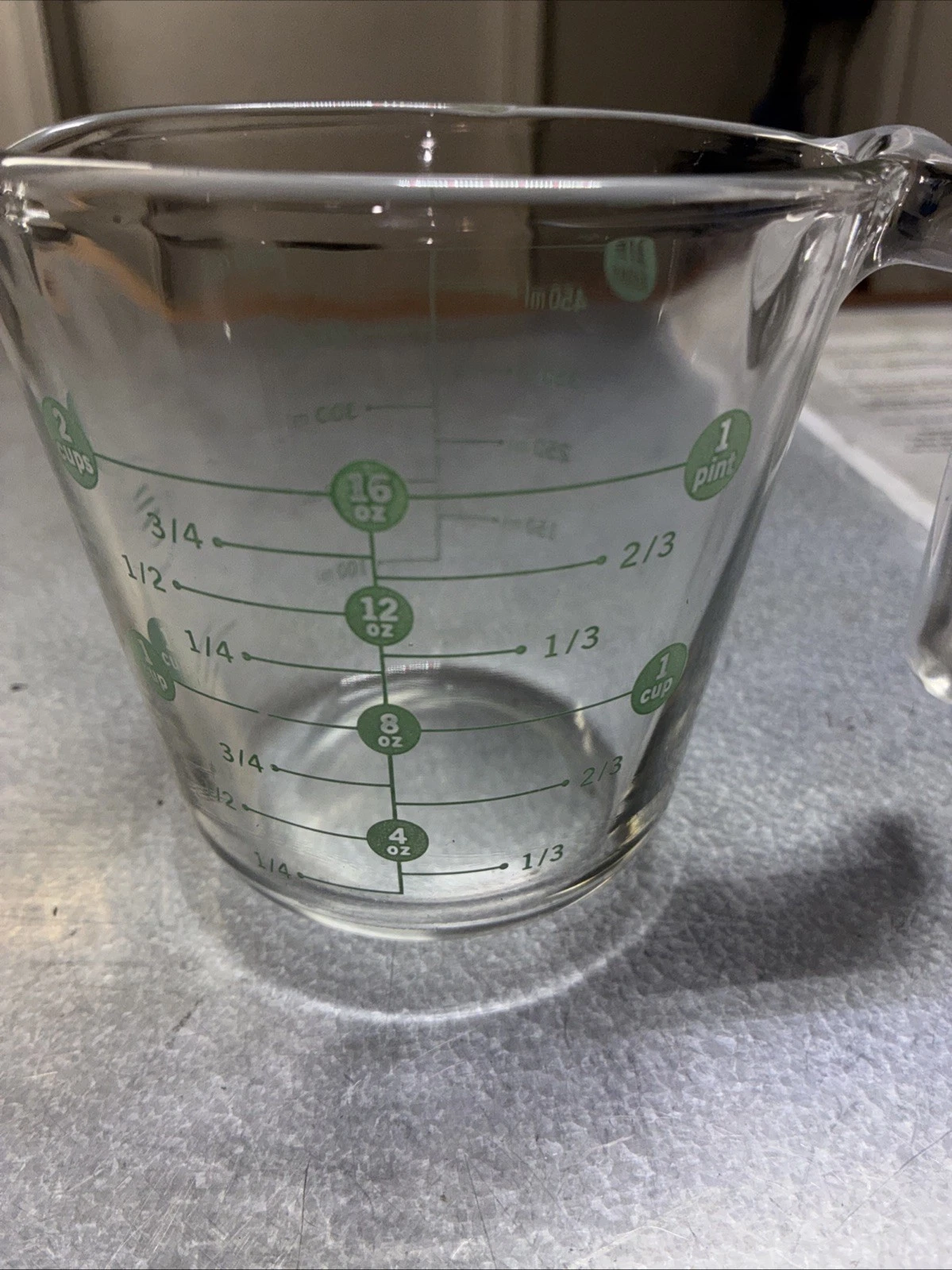 Vintage Martha Stewart Everyday Glass Green Dot Measuring 2 Cup 16oz / 500ml
Opens in a new window o