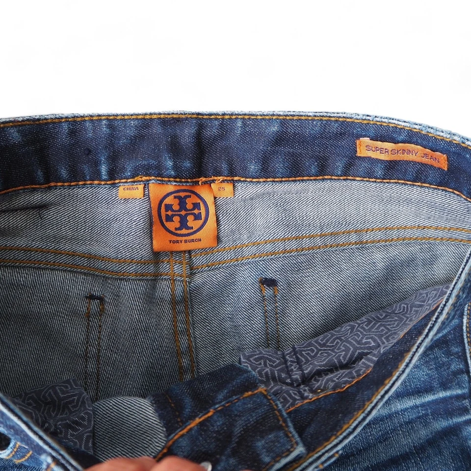 Pantalones de mezclilla para mujer Tory Burch súper ajustados ombre lavado medio/oscuro 25 Foto 3 de 4