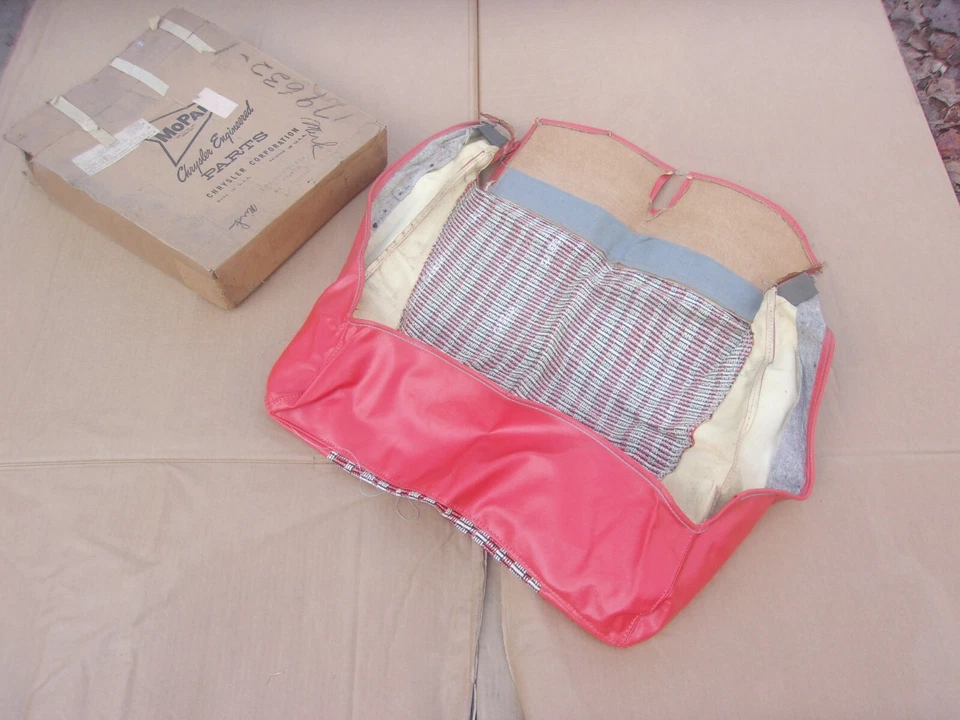 59 Plymouth Fury 1959 nuevo de Lote Antiguo MoPar delantero giratorio cubo asiento cubierta inferior rojo Foto 3 de 4