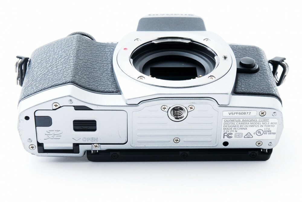 OLYMPUS OM-D E-M10 ボディ（シルバー）・レンズ一式 Olympus OM-D E-M10 16.1MP 15mm Lens Set Silver [Exc+++] w/8GB SD