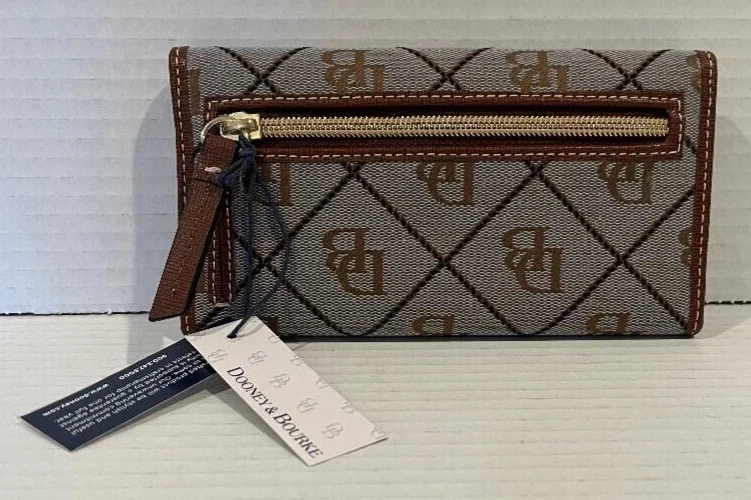 Women s Dooney Bourke Gretta Continental Clutch wallet Brand New with Tags