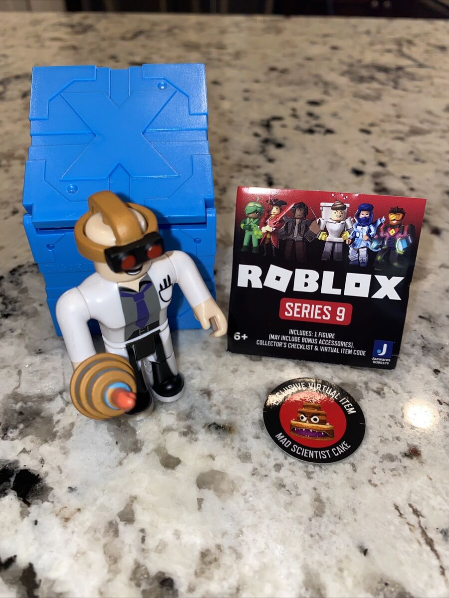 ROBLOX Series 1 Builderman action Figure mystery box + Virtual Item Code  2.5 : : Toys