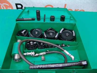 Greenlee 7310 1/2- 4 Inch Hydraulic Knockout Punch and Die Set           6/19 #