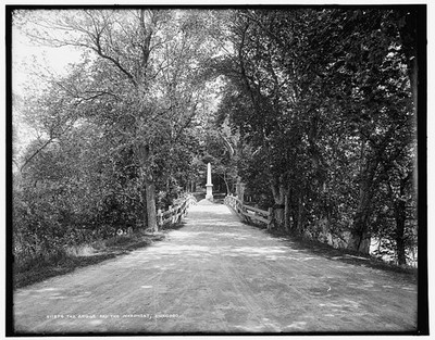 Photo:The Bridge and the monument, Concord