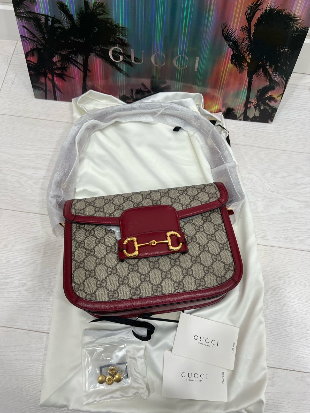 Bolso de hombro Gucci 1955 mediano Horsebit rojo/beige - NUEVO con BOLSO PARA EL POLVO PRECIO DE VENTA SUGERIDO POR EL FABRICANTE 2400 £