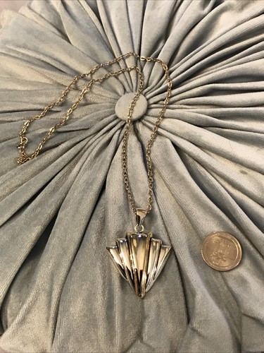 Vintage “Best” Art Deco Pendant Necklace Silver/Gold Color - Picture 3 of 10