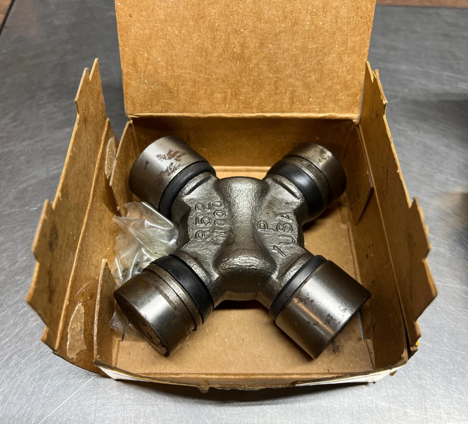 Par de juntas en U de precisión #434, NAPA 5-1240X, se adapta a un montón de autos y camionetas Ford Foto 2 de 4