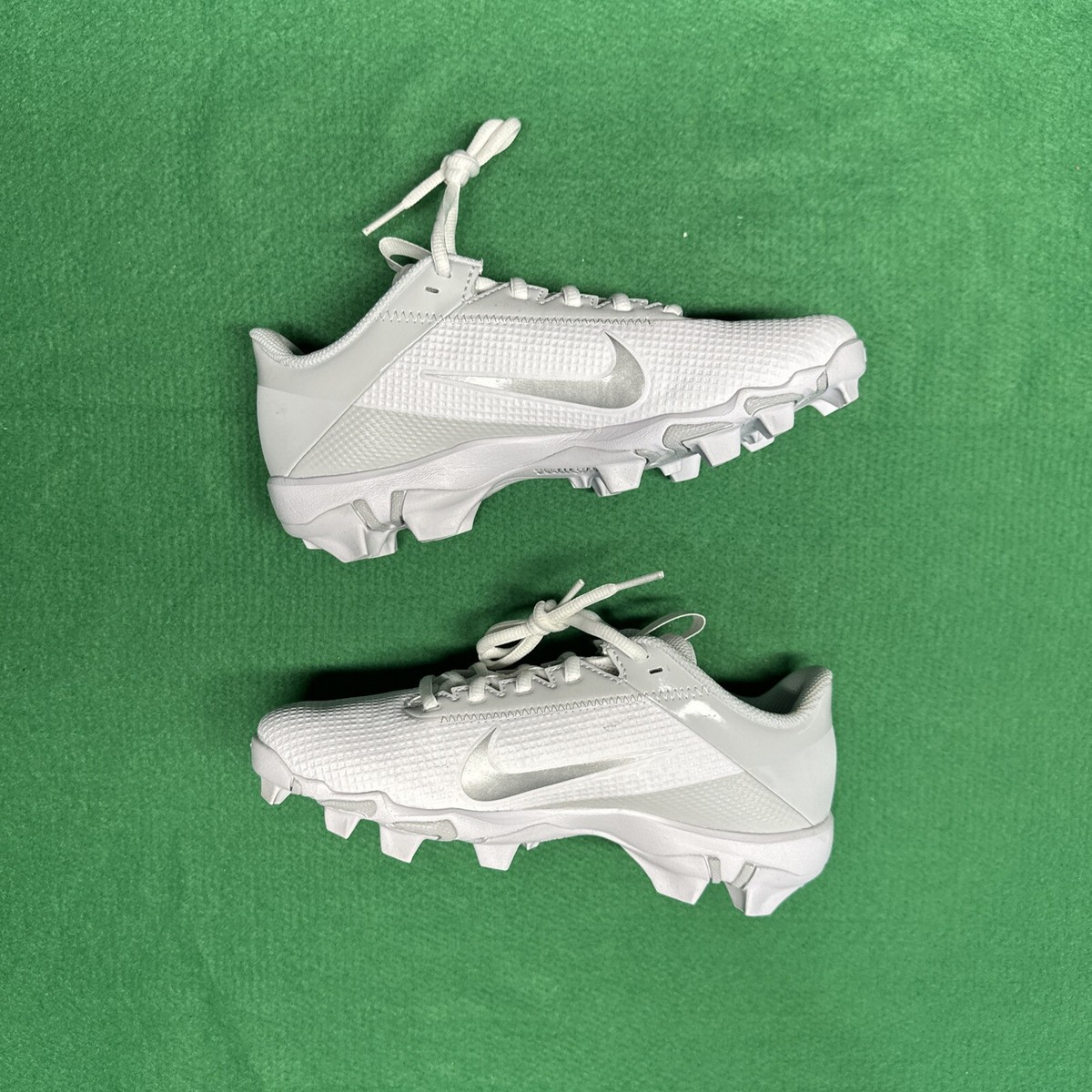 Nike Kids Sz 5.5y Vapor Edge Shark 2 BG White Grey Football
