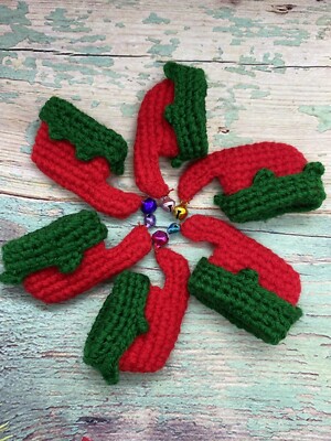 gehäkelt Handarbeit Deko Applikation Weihnachten Elfe Stiefel Schuh rot Garn rot grün Weihnachtsmann