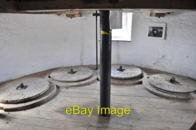 Foto 6x4 alte Buckenham Mühle - Steinboden offensichtlich müssen die Spitzen ersetzt werden c2011