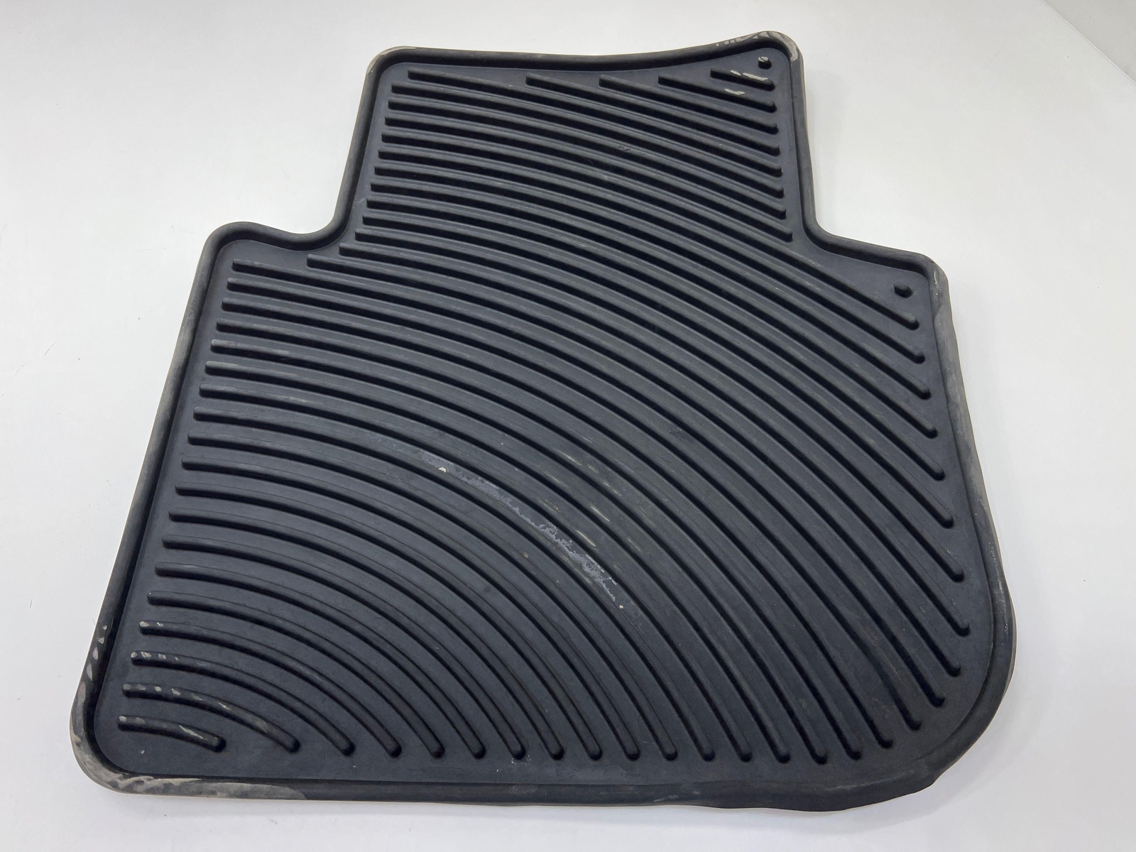 INTERIOR FLOOR RUBBER MAT SET OF 4 OEM 561061550B VOLKSWAGEN