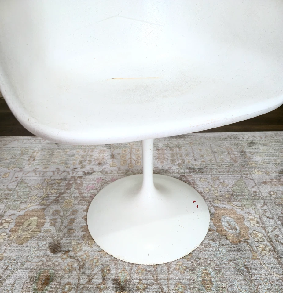 Silla Tulipán Giratoria Estilo Vintage de Eero Saarinen Knoll Blanca Foto 4 de 4