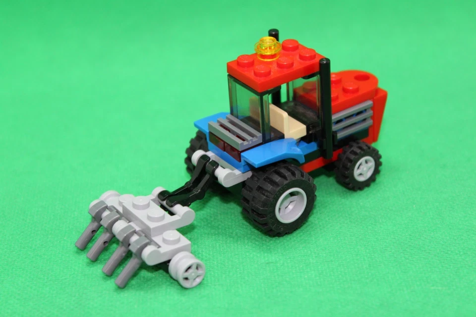 LEGO Creator 30284 Tractor, photo 3 of 4