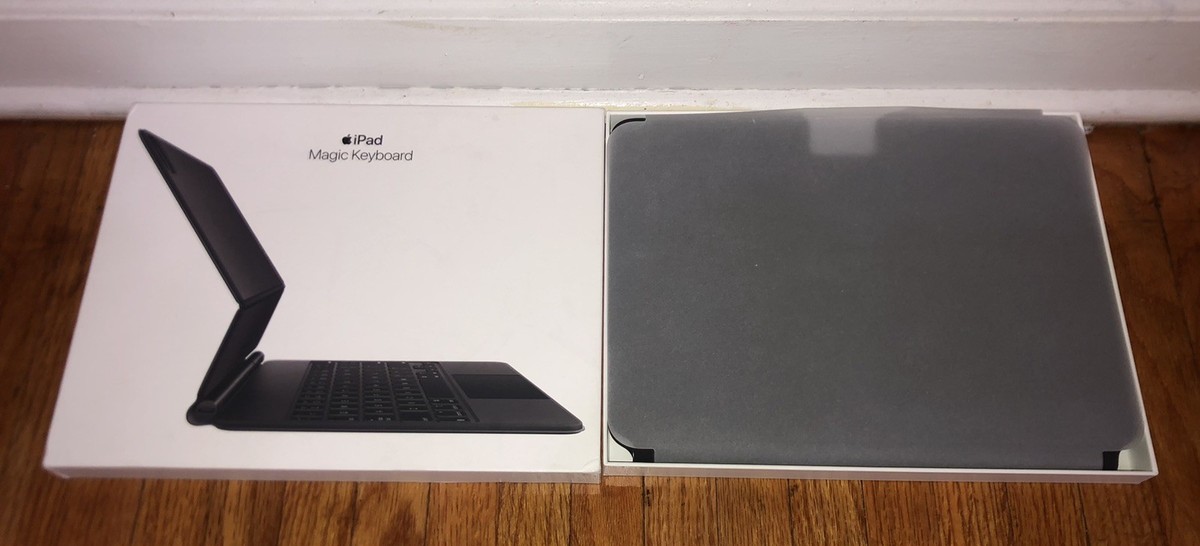 Apple - ほぼ新品 Apple iPad Magic Keyboard MXQT2LL/A Apple MXQT2LL/A Magic Keyboard for iPad Pro 11-inch (1st and