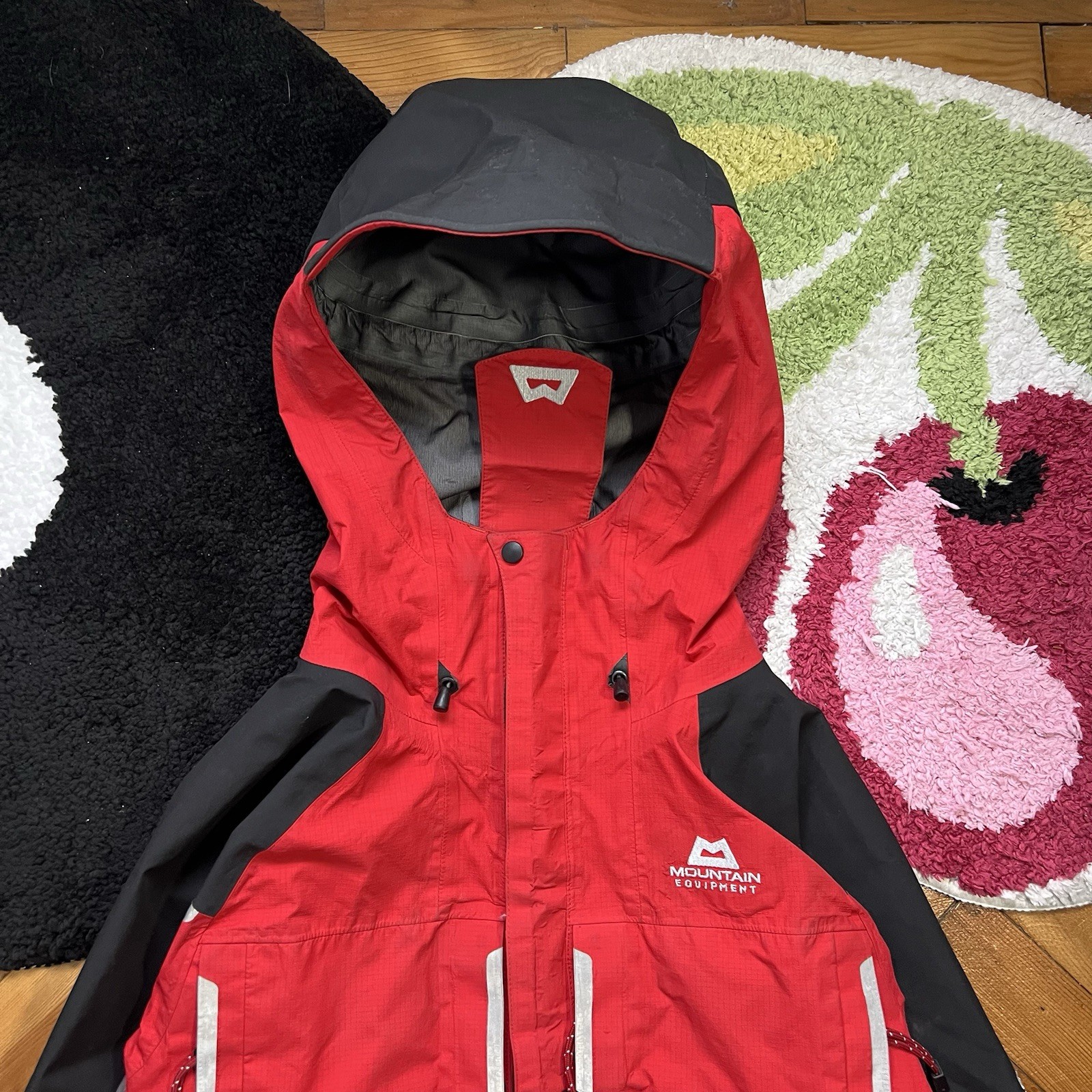Mountain Equipment Red Kongur Gore-Tex Pro Shell Waterproof Hooded Jacket image 2