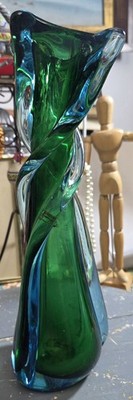 VINTAGE CANADA CHALET ART GLASS  GREEN & BLUE Twisted Three Point Swung VASE 12 