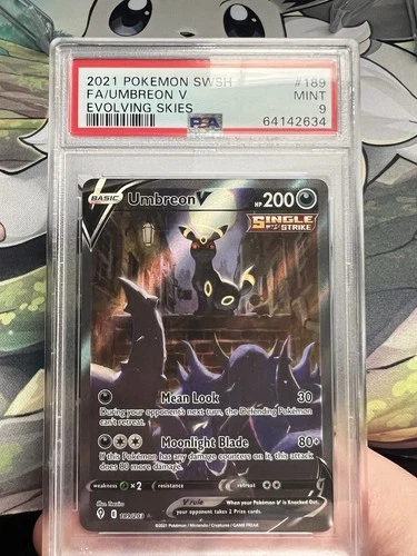 Pokémon Umbreon V (Full Art) 189/203 Evolving Skies Holo PSA 9