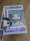 Funko Pop Disney Princess Snow White Gold with Pin #339 - Funko Shop Exclusive