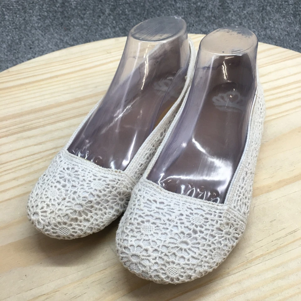 Fergalicious by Fergie Shoes Womens 8.5 M Mosley Ballet Flats White Crochet - Image 3 of 4