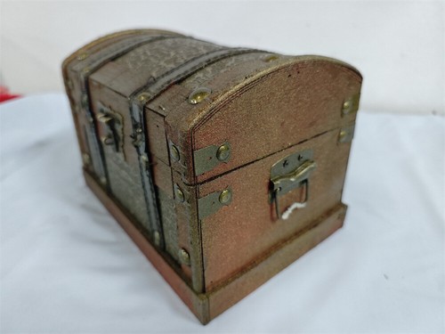 Vintage Wooden Pirate Treasure Chest Box Trinket Keepsake Storage Case with Lock - Picture 5 of 5