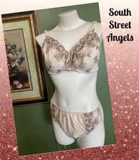 VINTAGE WACOAL 85753 84153 APRICOT / TAN EMBROIDERED BRA PANTY SET 38D / XL