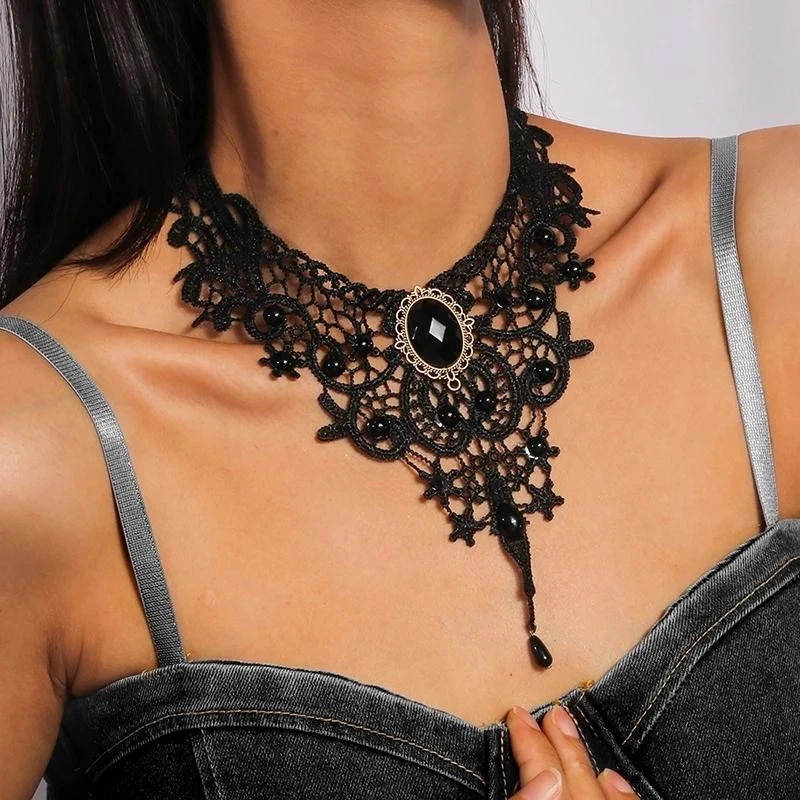 Collana con ciondolo a forma di cuore in stile steampunk in argento