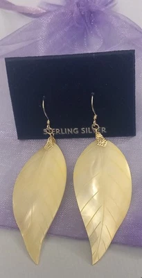 STERLING SILVER & MOTHER OF PEARL LEAF DESIGN DROP EARRINGS ~ NEW - Image 1 of 4