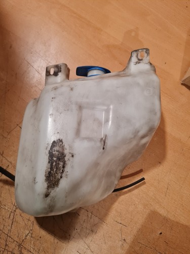 VW Golf III 3 Wasserbehälter Scheibenwasser Wischwasser Behälter Pumpe 1H0955453