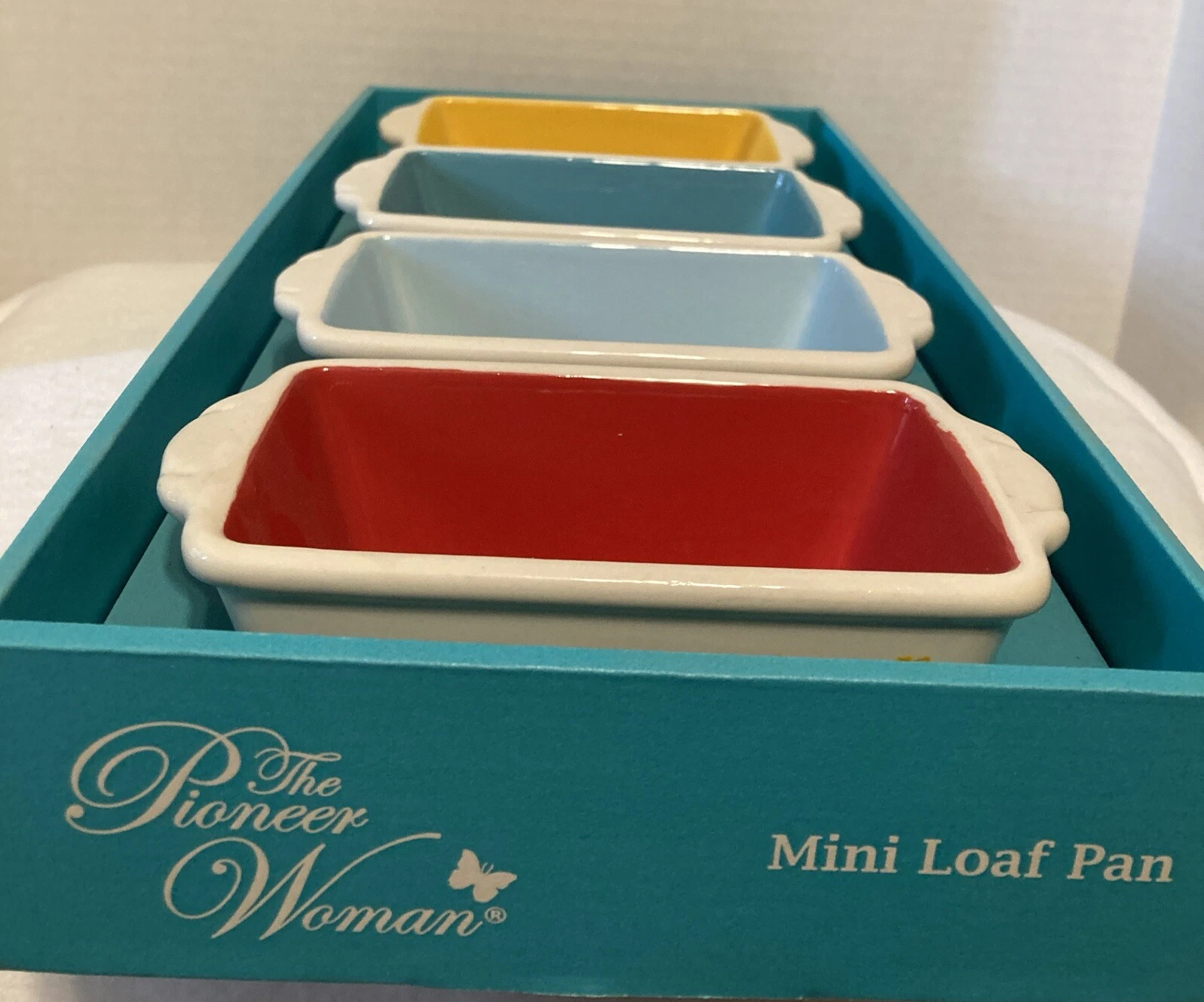 Pioneer Woman NIB Mini Loaf Pans Set Of 4 Floral Medely
Opens in a new window or tab