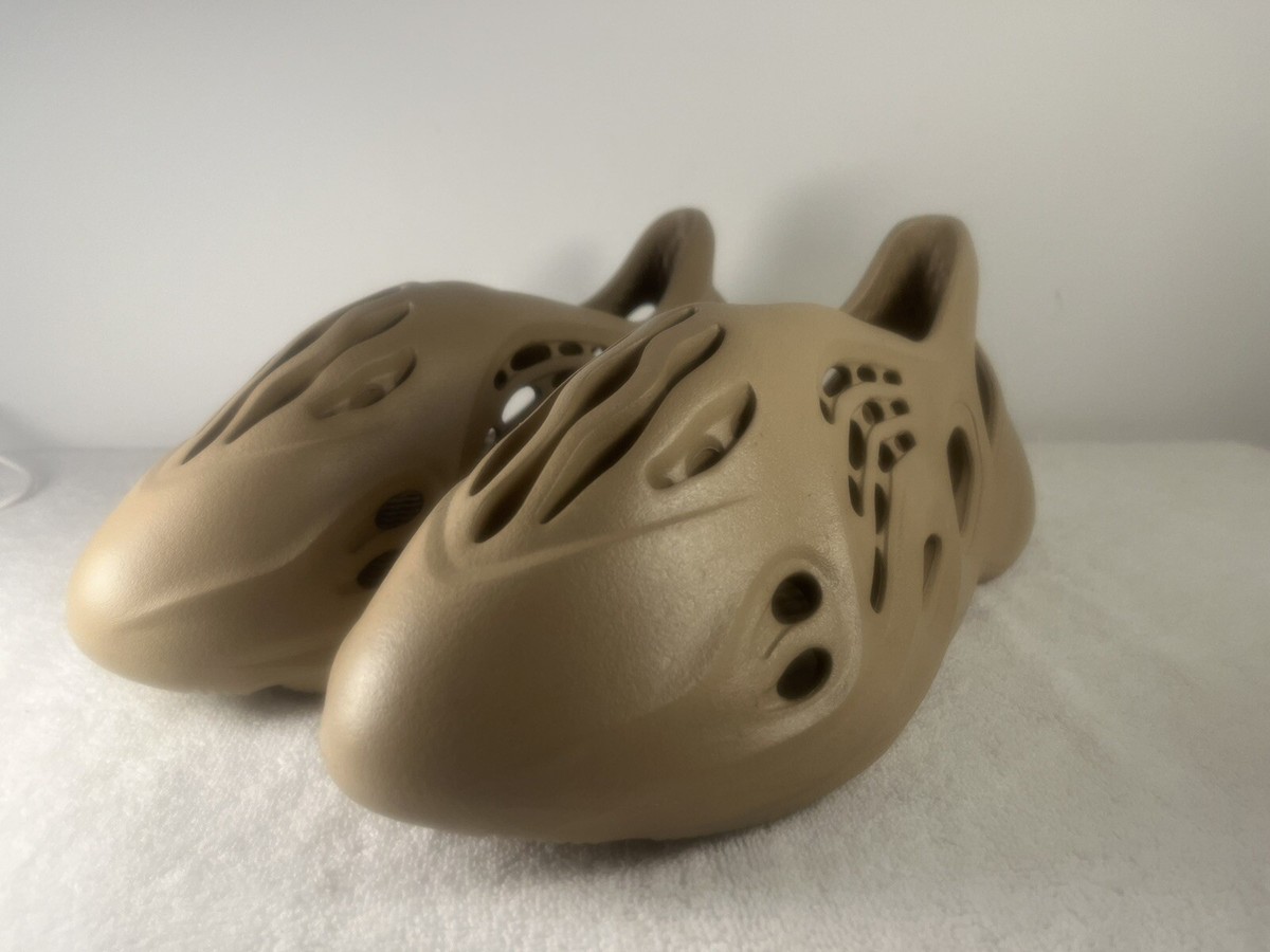 ADIDAS YEEZY FOAM RUNNER MIST Mens US 12 SANDAL / SLIDES / CLOGS