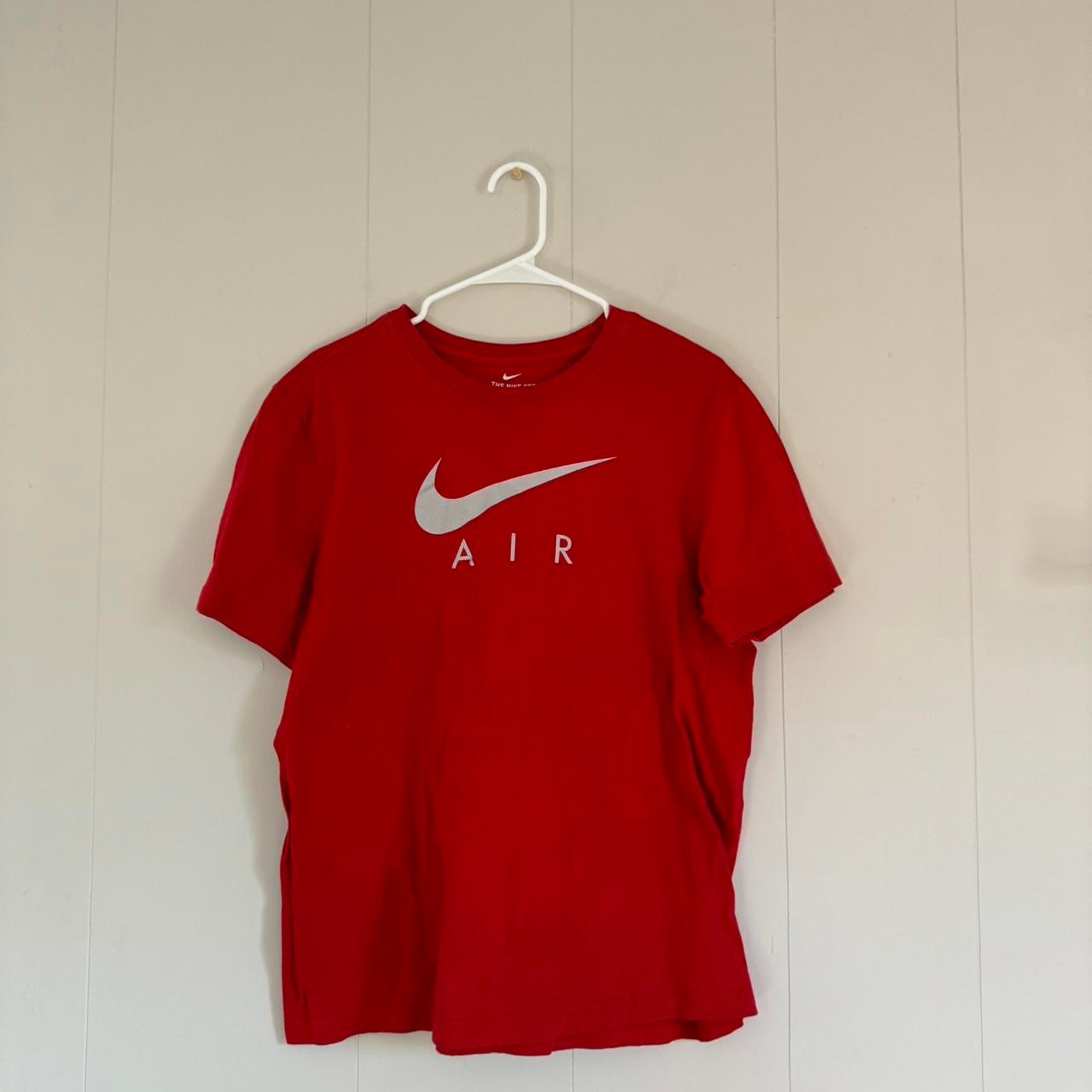 Nike Air Swoosh red short sleeve sports athletic t shirt unisex medium