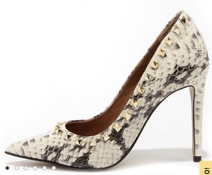 steve madden proto pump