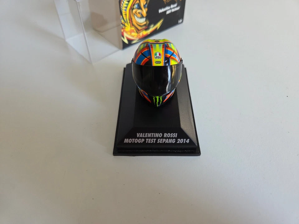 Casco Minichamps 1/8 - V. Rossi - Test Sepang MotoGp 2014 - 398140076 - Immagine 2 di 4