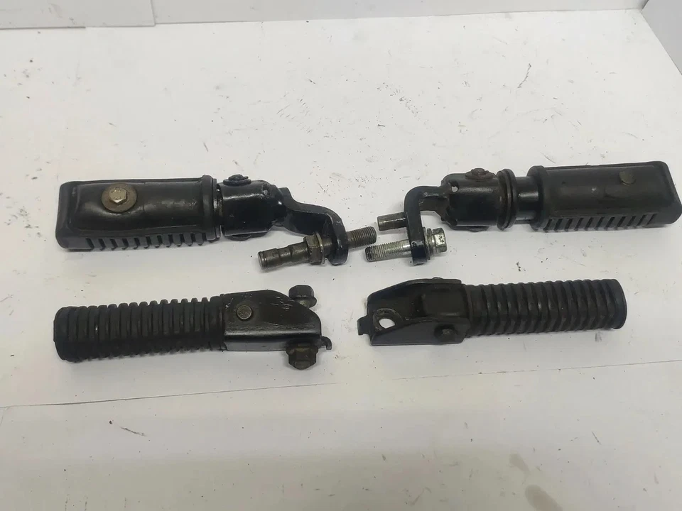 REPOSE-PIEDS AVANT ARRIÈRE D+G POUR HONDA CB 400 N bt1900 - Photo 1/4