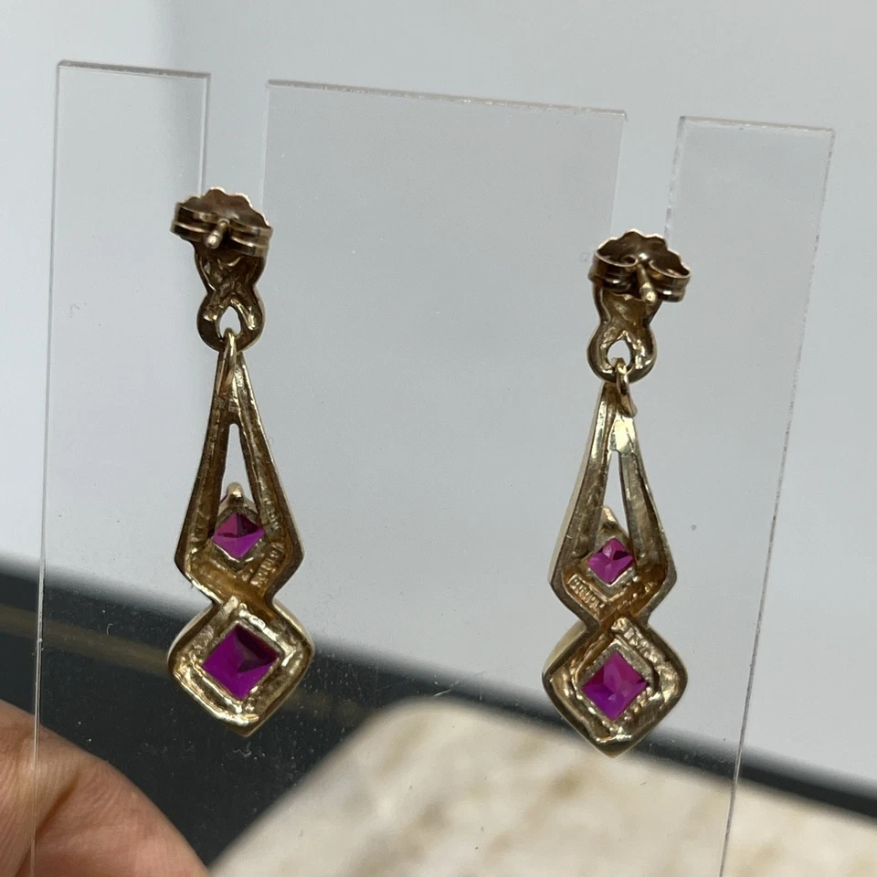 4g Designer GRT Estate 10k solid yellow gold ruby earrings dangle 1.5”  Vintage - Image 3 of 4