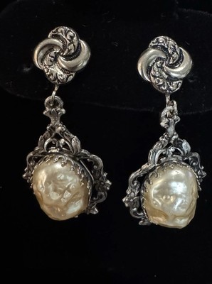 Vintage Faux Baroque Mobe Pearl Dangle Screw Back Earrings