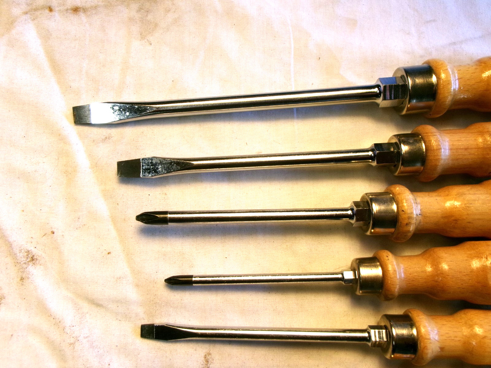 BEAUTIFUL SET OF 6 SKG SCREWDRIVERS - MADE IN GERMANY