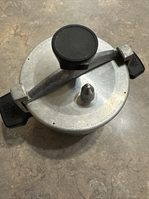 #ad 4 Quart Chicken Bucket FryerWear Ever 90024 Vintage Low Pressure Cooker QT $24.97