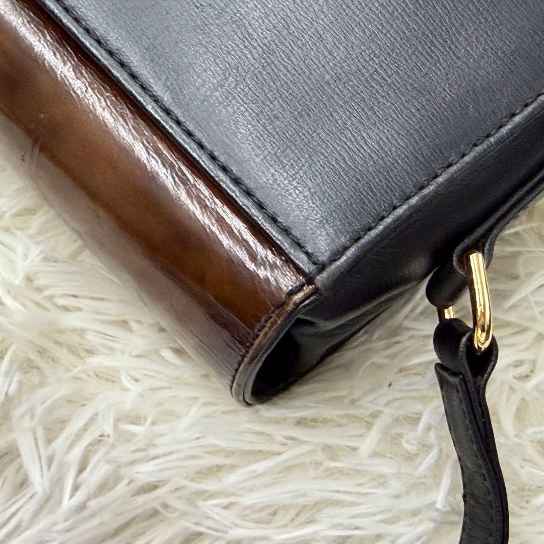 Valentino Garavani Bicolor Leather Shoulder Bag Gold Hardware Vintage Japan thumbnail 15