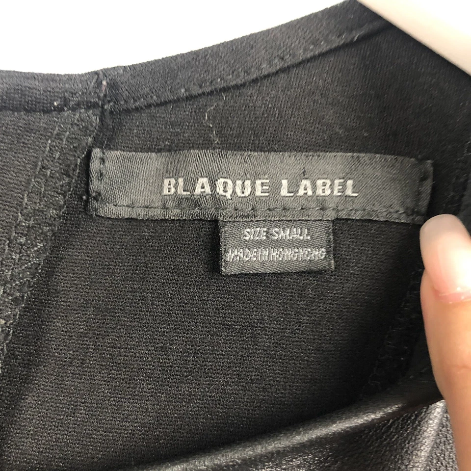 Mini Vestido ceñido al cuerpo con panel de cuero negro talla pequeña Blaque Label Foto 2 de 4