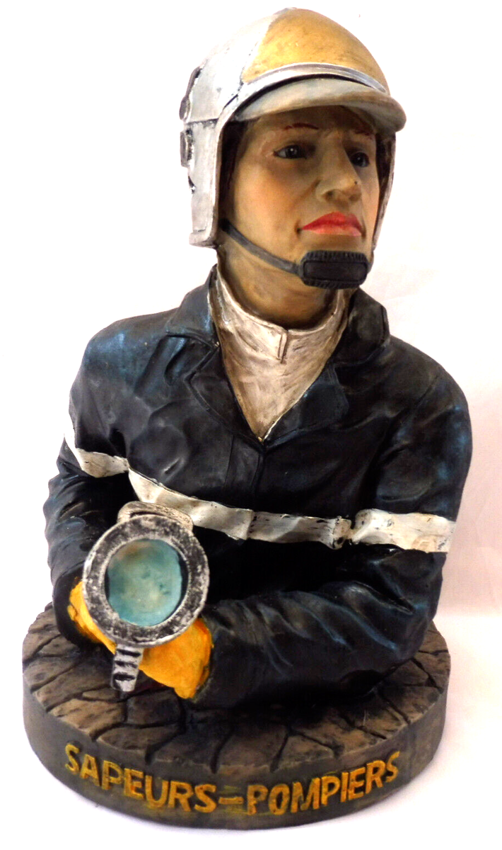 Statuette De Sapeur-pompier En Résine - Italie - Hauteur 14,5 Cm - Modèle N°300 - Occasion