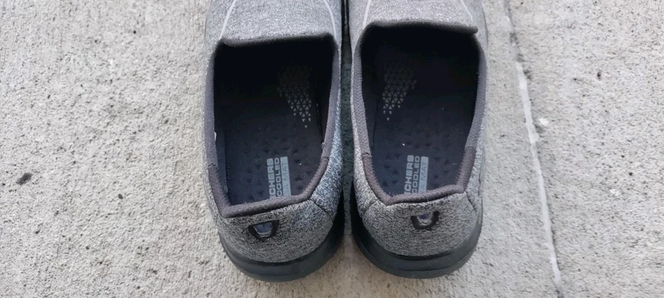 Zapatos sin cordones SKECHERS para mujer Go Walk refrigerados por aire gris y negro, talla 9,5, PO Foto 4 de 4