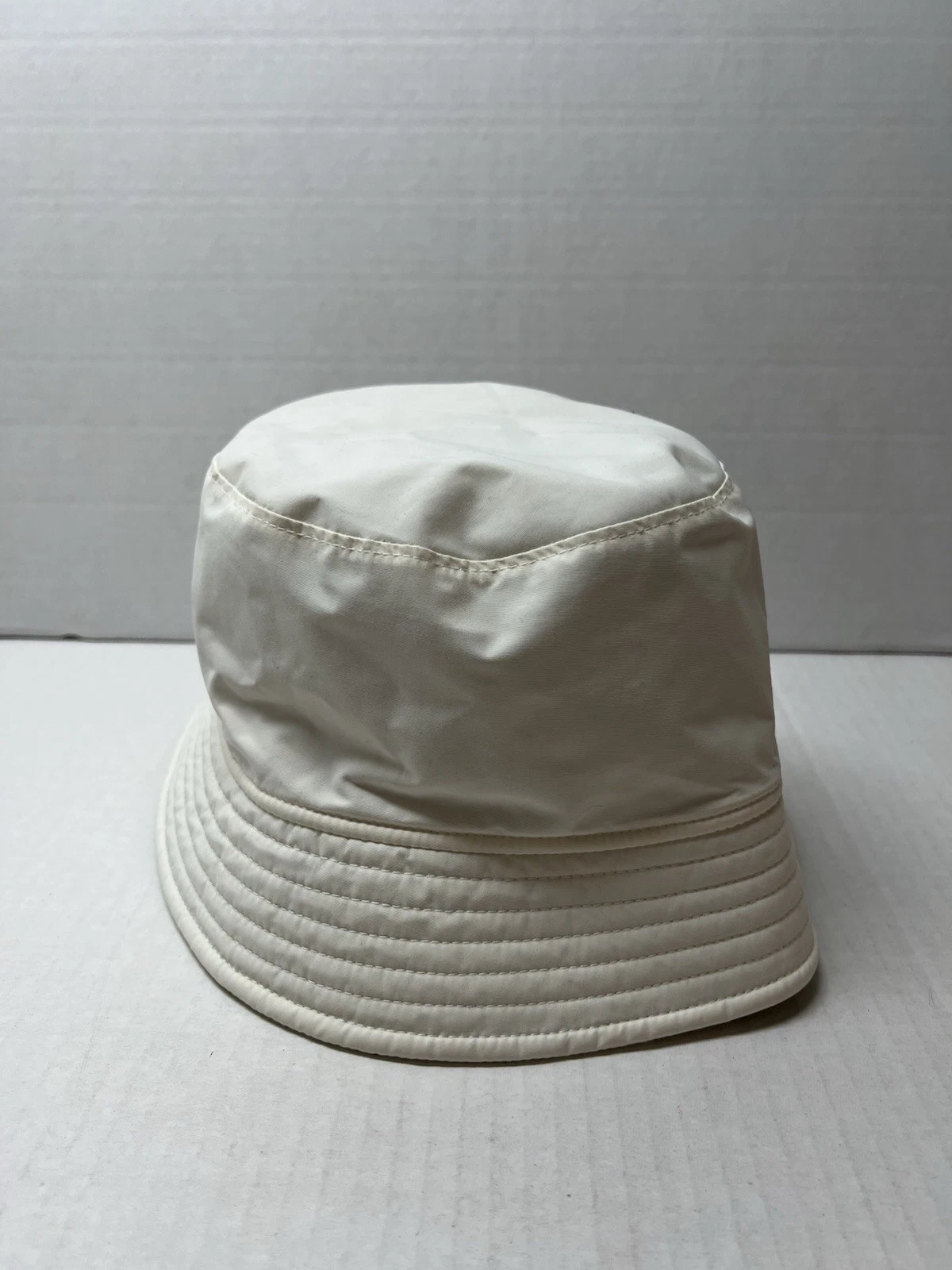 Lands End Bucket Hat White With Fleece Lined On The Reverse Side Size L/XL EUC