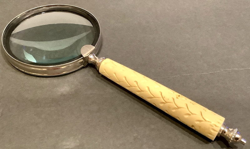Huge MAGNIFYING GLASS w/Carved Handle 10” Long 4” Glass