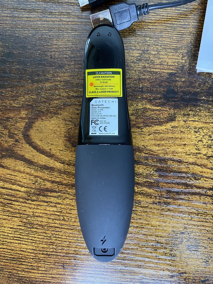 Satechi Wireless Presenter Laser Pointer Remote - Image 2 of 3