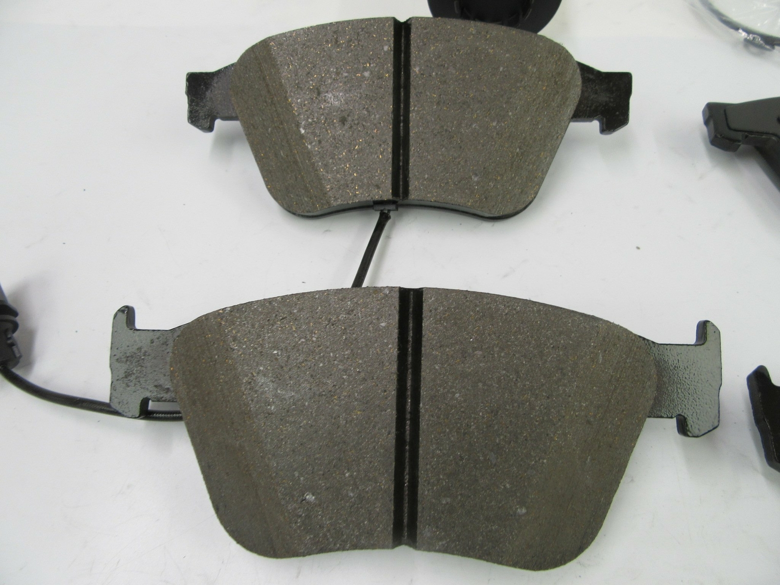 Bentley GT GTC Flying Spur V8 engine front & rear brake pads +FREE FILTER TopEur
