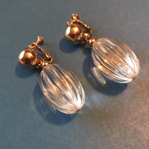 Napier Vintage Lucite Screw Back Goldtone Ball & Lucite Large Oval Drop Earrings - Picture 4 of 10